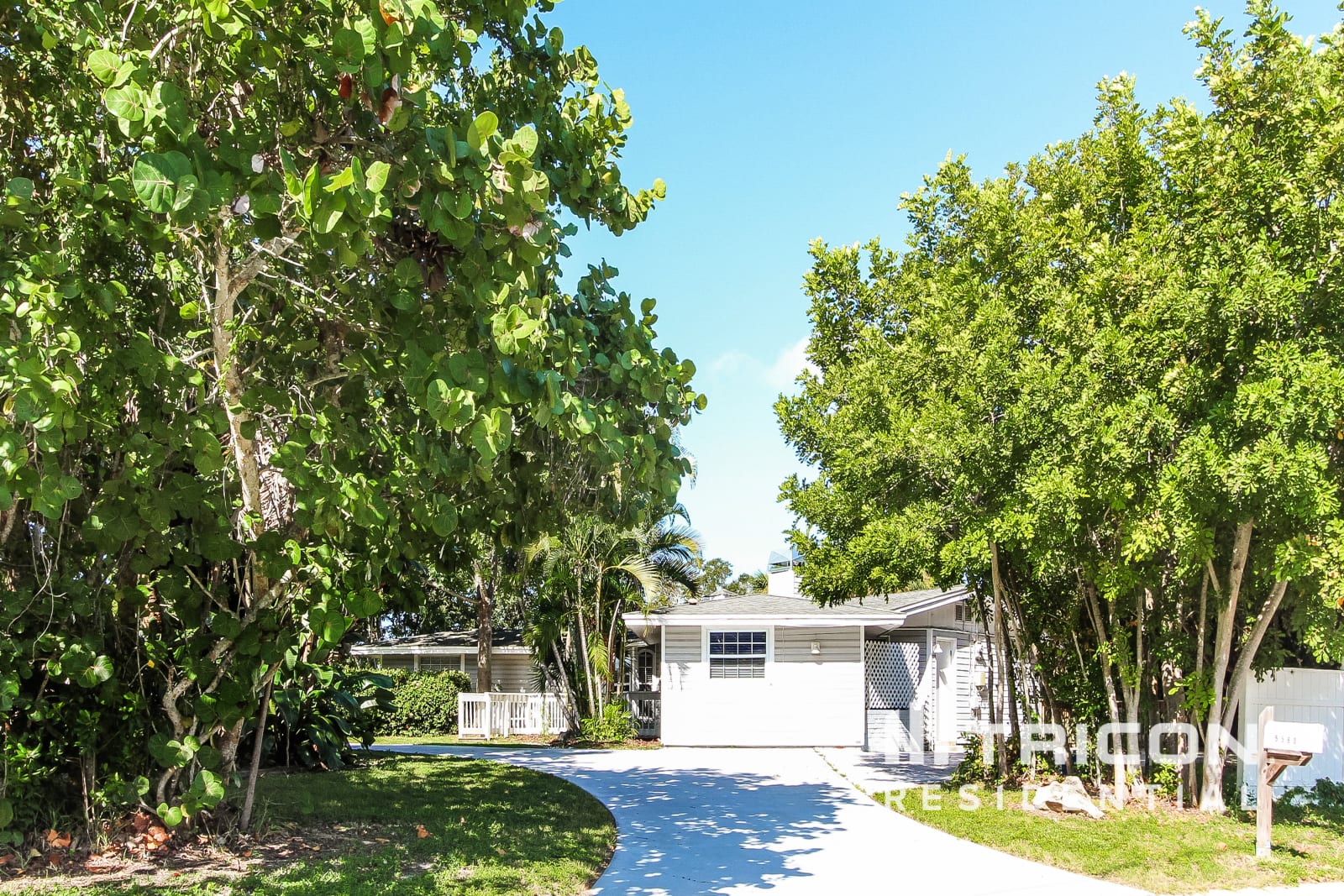 5560 Waneta Place Sarasota FL