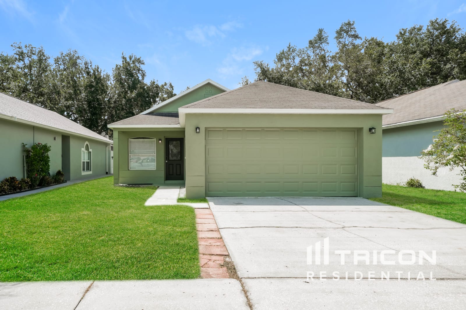 5852 Lake Front Dr Wesley Chapel FL