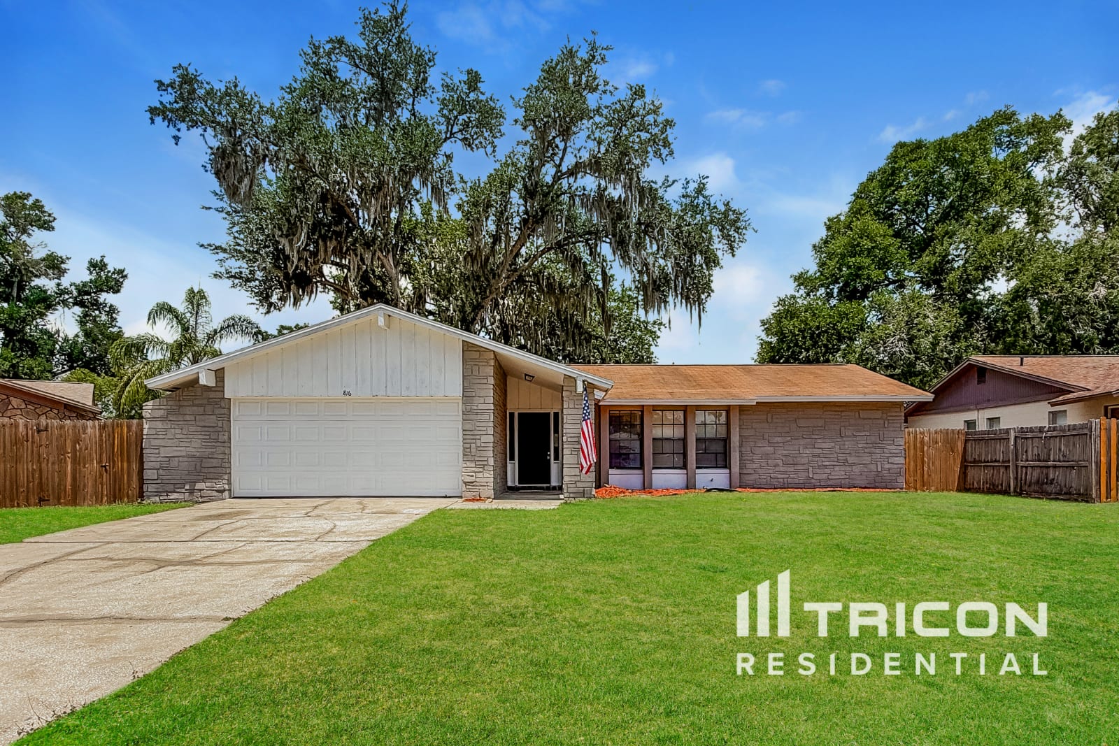 816 Centerwood Court Brandon FL