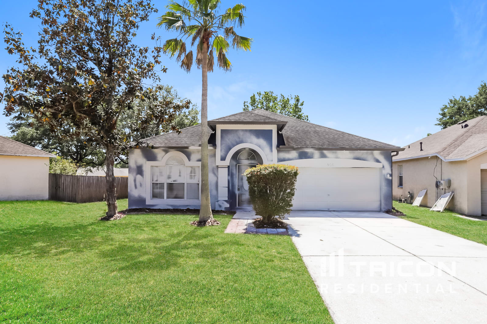 906 Grand Canyon Dr Valrico FL