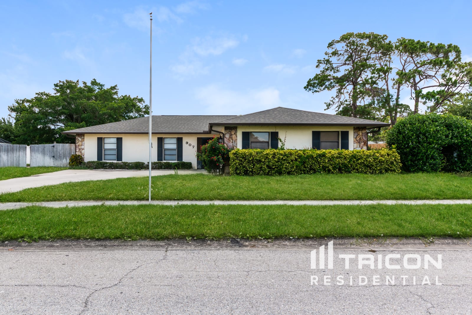 907 67Th Avenue Drive W Bradenton FL