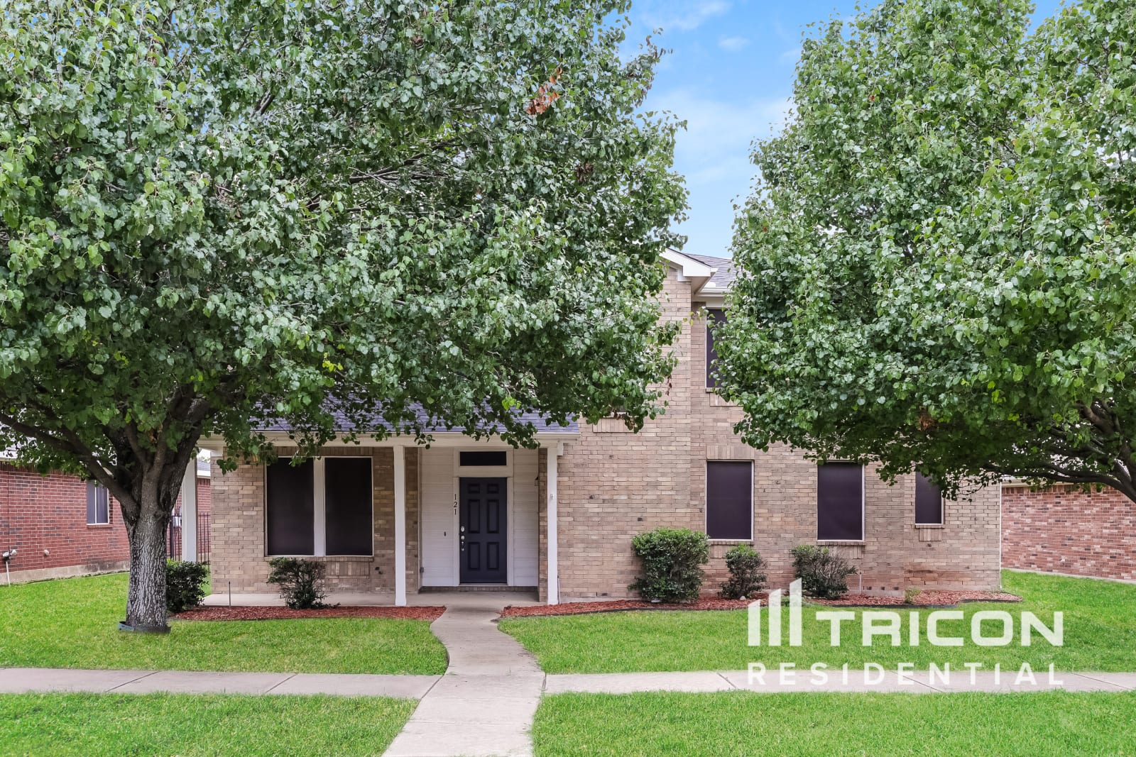 121 Rolling Hills Place Lancaster TX