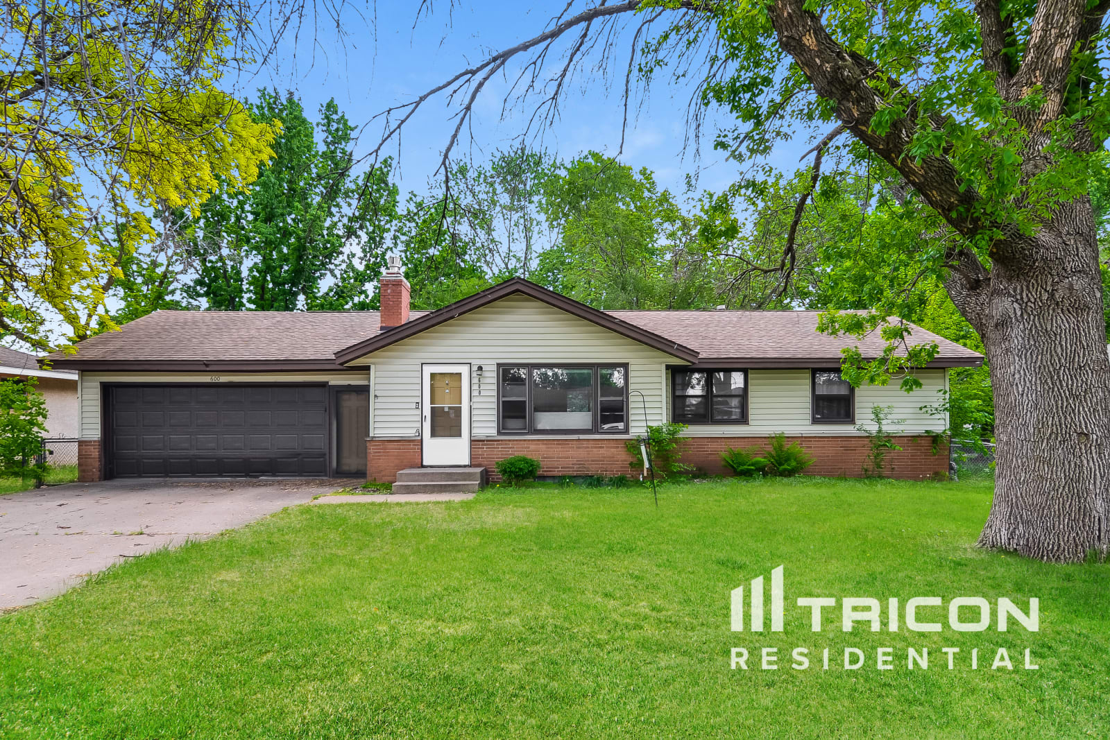 600 Manor Dr NE Spring Lake Park MN