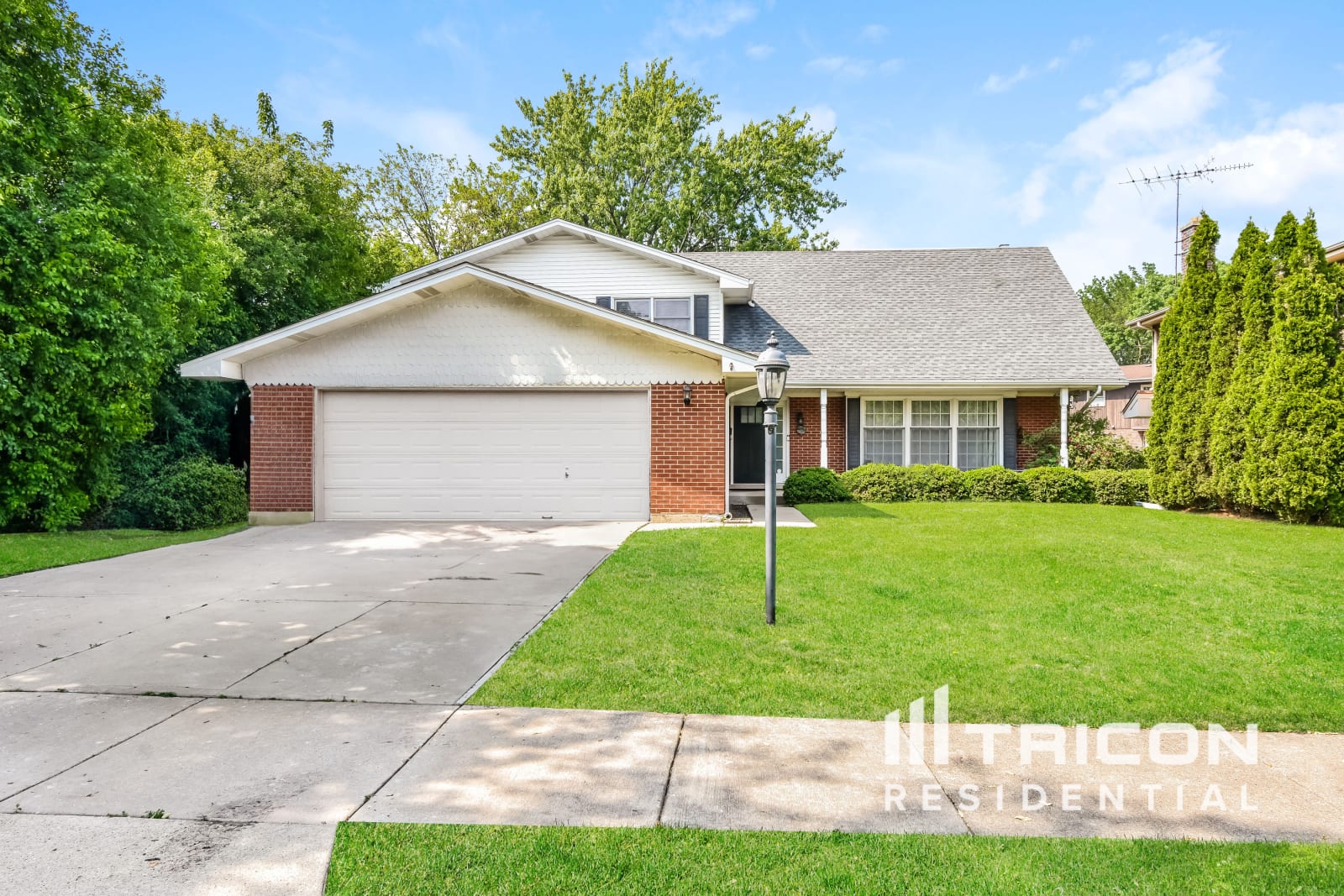 2206 W Lawrence Ln Mount Prospect IL