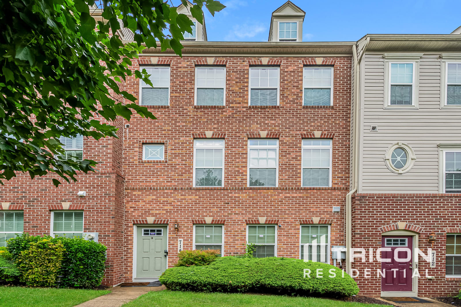 10754 Cedarwood Dr Waldorf MD