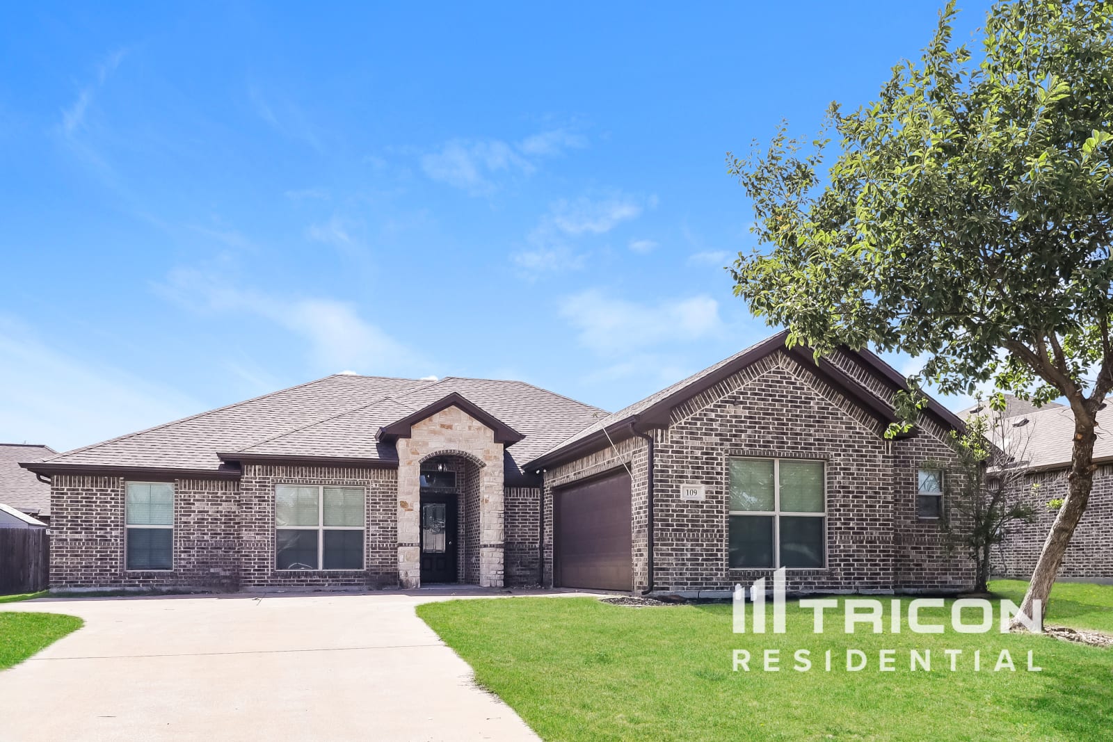 109 Cambridge St Waxahachie TX