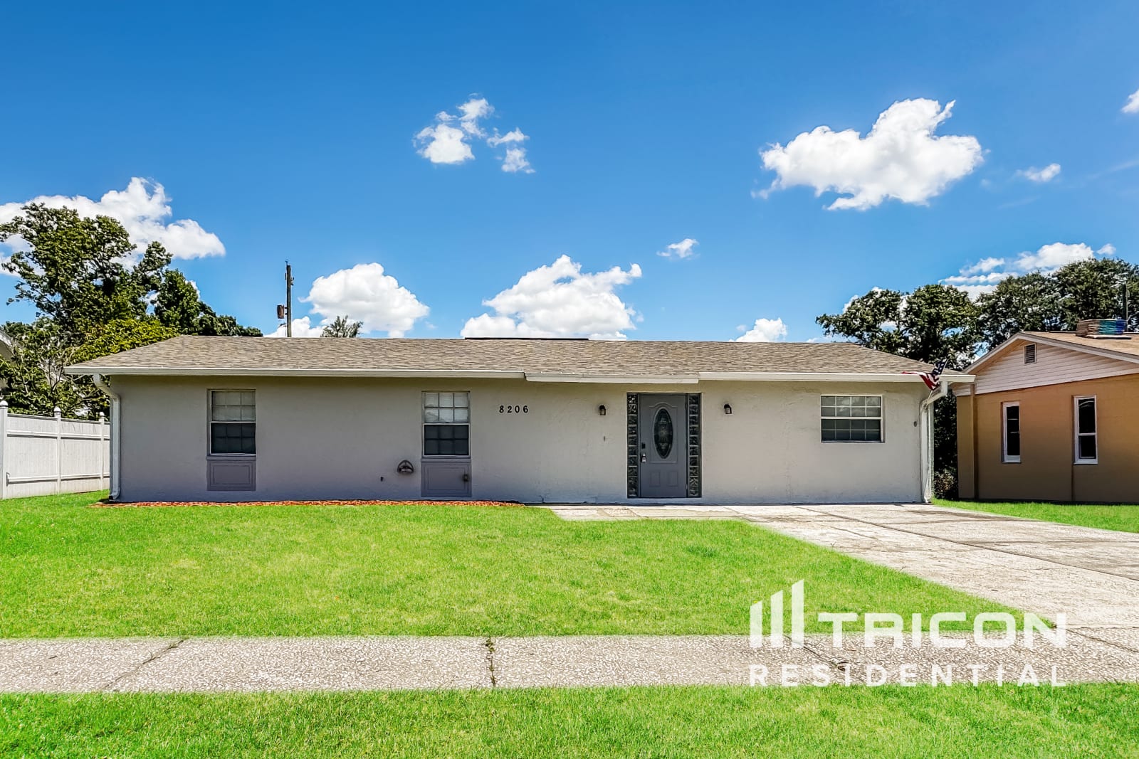 8206 Laguna Lane Tampa FL