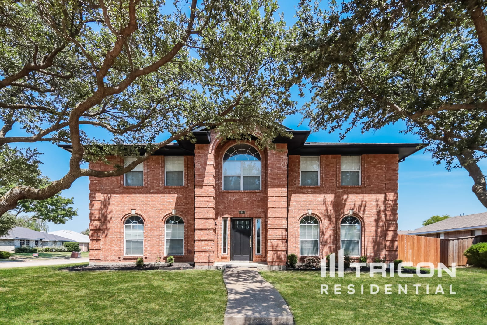 8401 Manchester Dr Rowlett TX