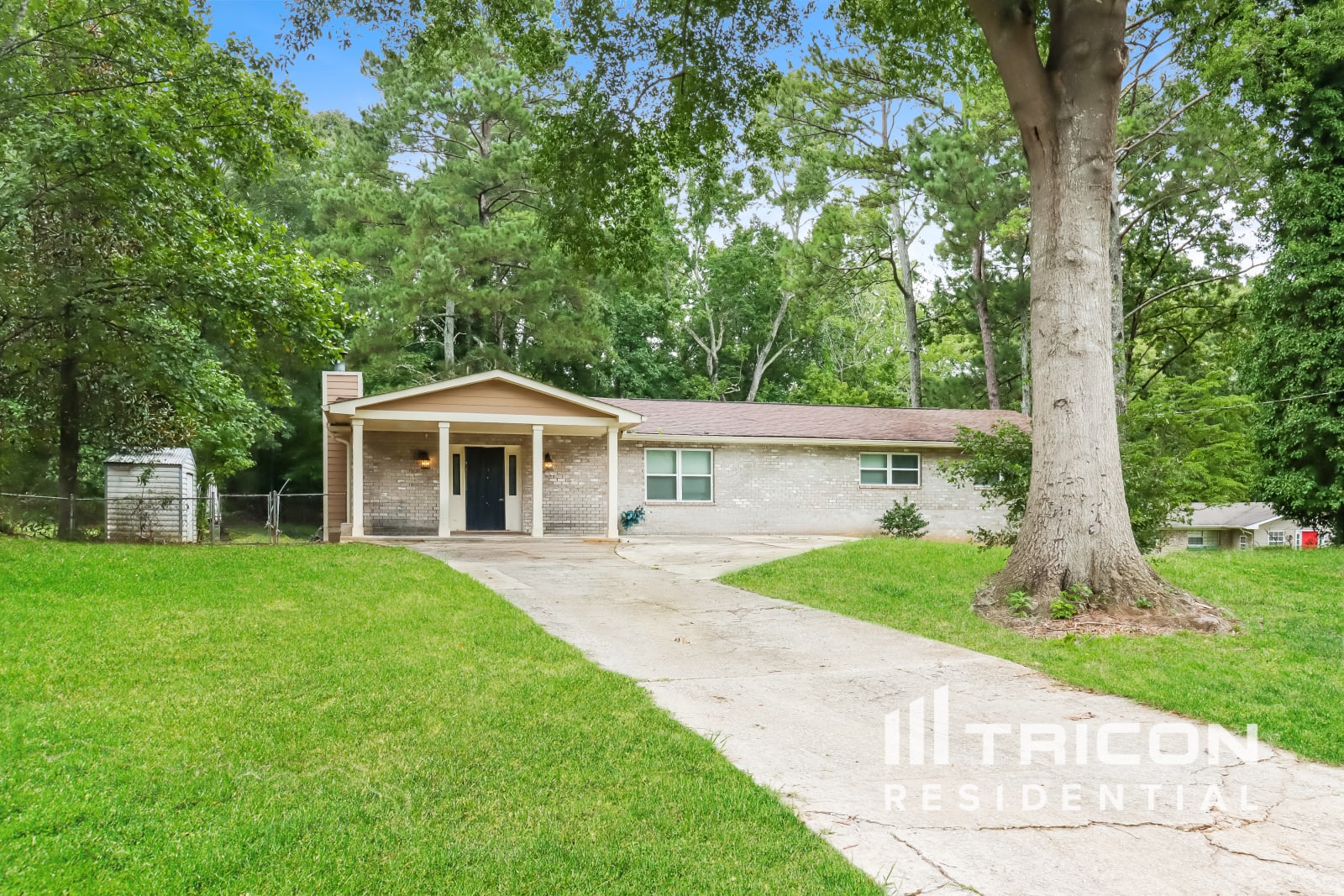 1985 Chestnut Log Drive Lithia Springs GA