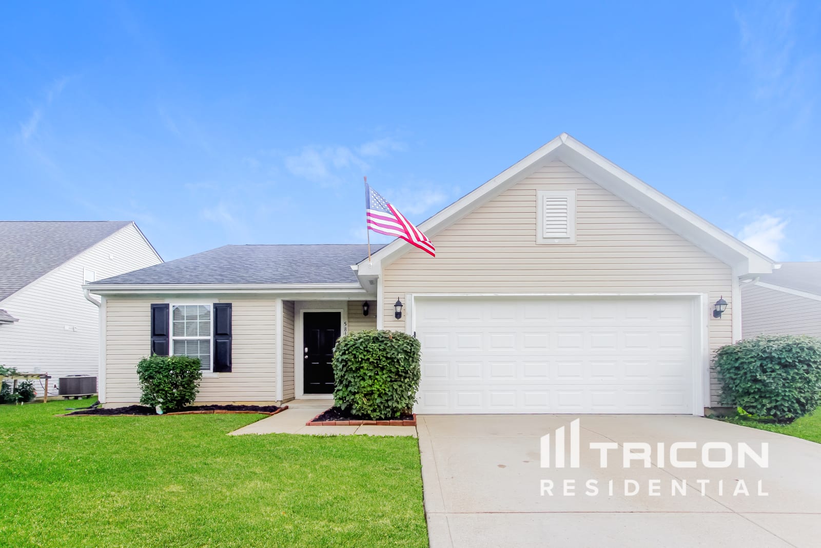 581 Grassy Bend Dr Greenwood IN