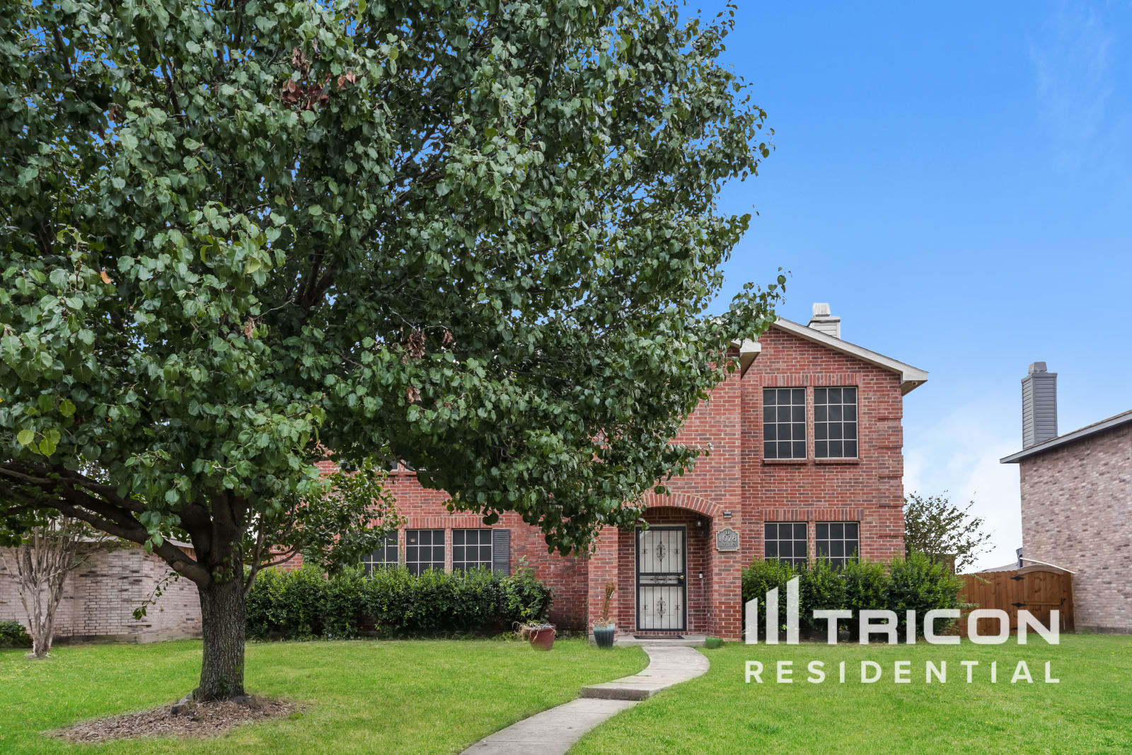 1028 Badger Run Lancaster TX
