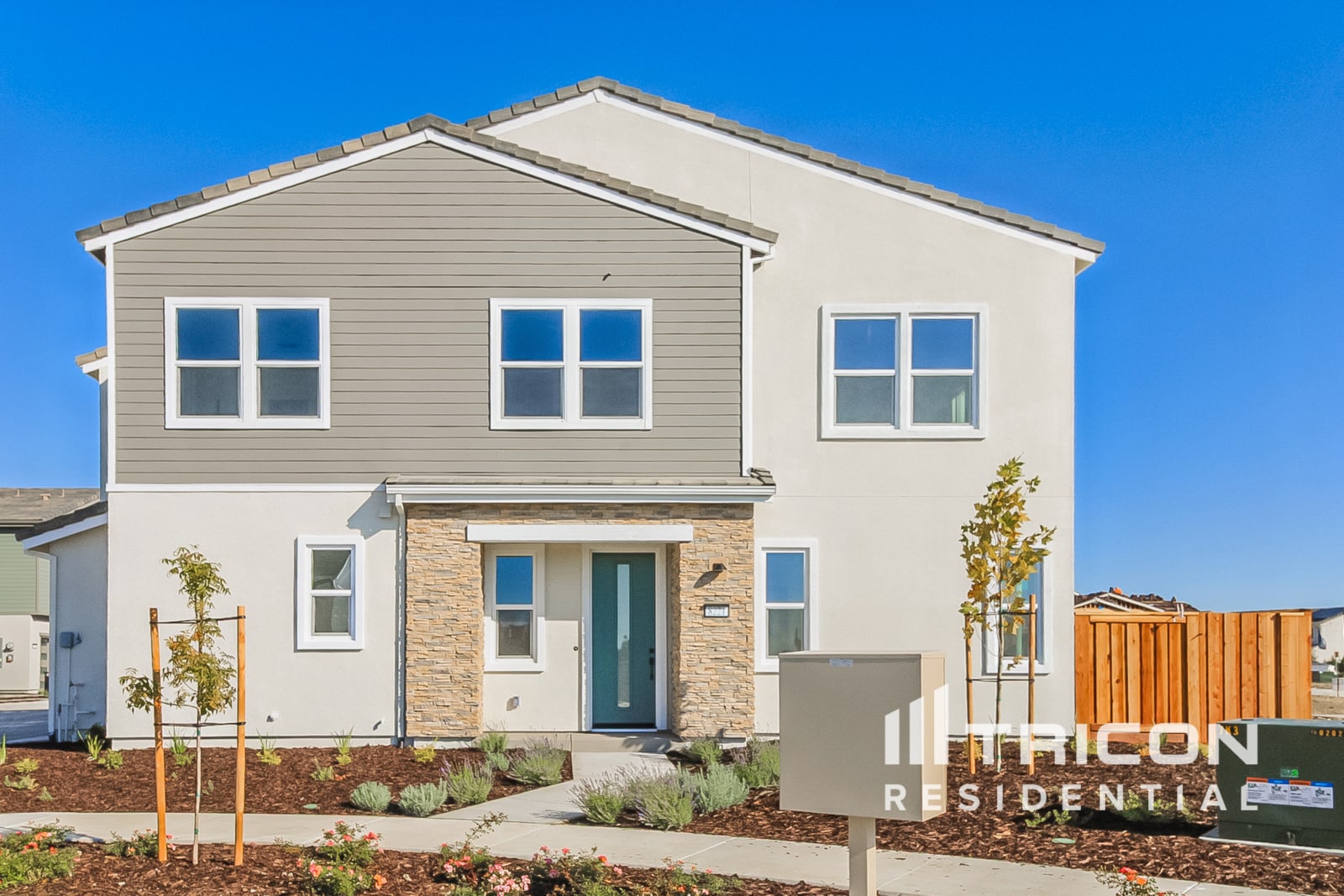 8221 Perla Way Sacramento CA