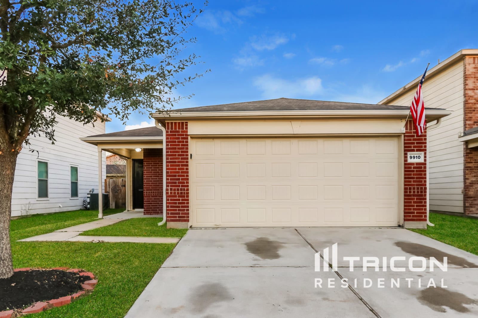 9910 Waldens Pond Court Houston TX