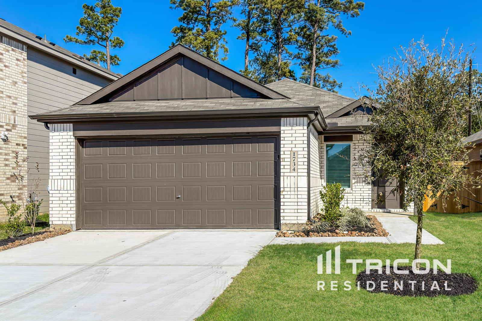 1734 Serenity Moon Dr Crosby TX