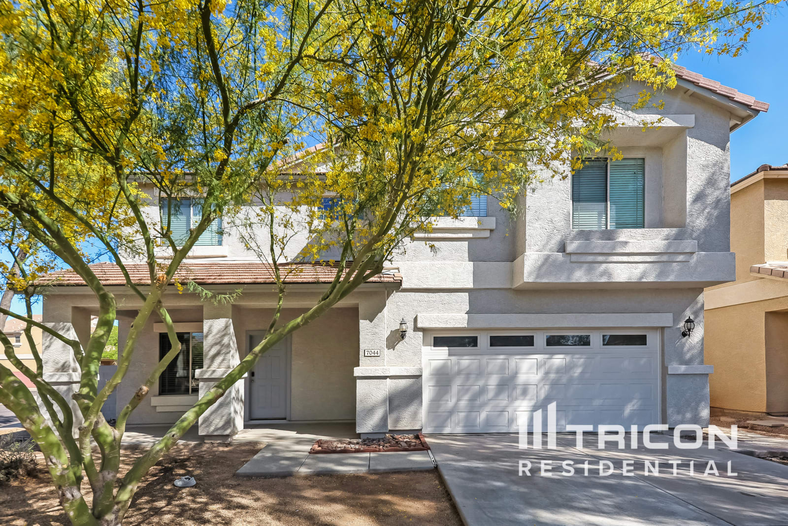 7044 W Branham Lane Laveen AZ