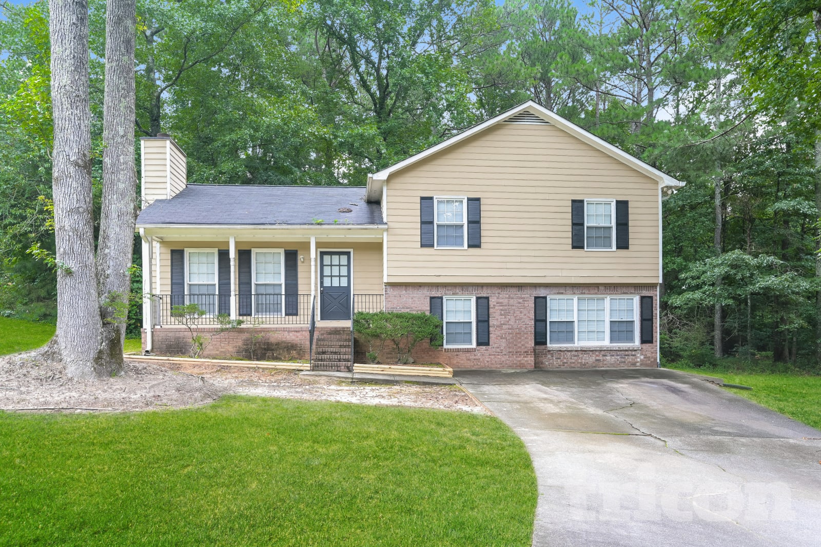 4 Bedroom House – 1202 Holly Hills Drive, Lilburn, GA, 30047