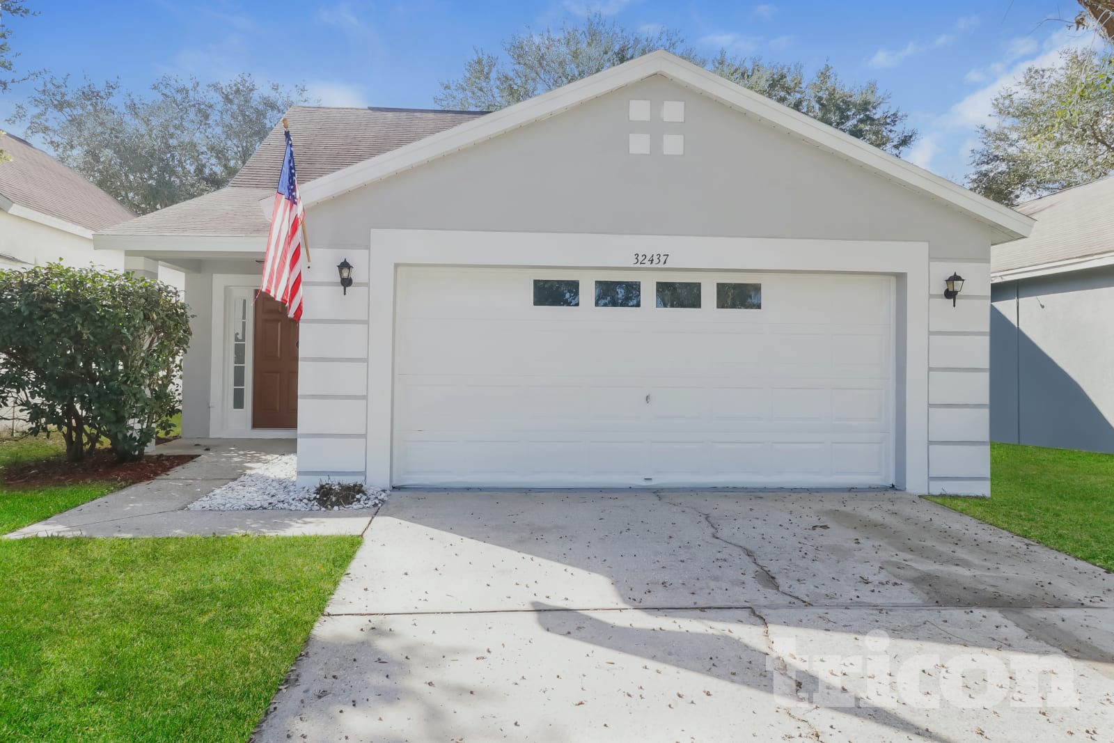 32437 Fish Hook Loop Wesley Chapel FL | Tricon