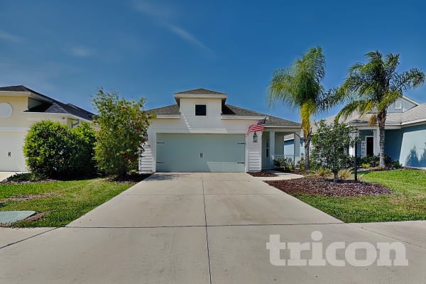32437 Fish Hook Loop Wesley Chapel FL | Tricon