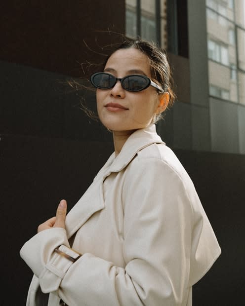 Woman with sunglasses