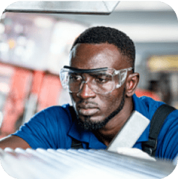 Field operators and engineers