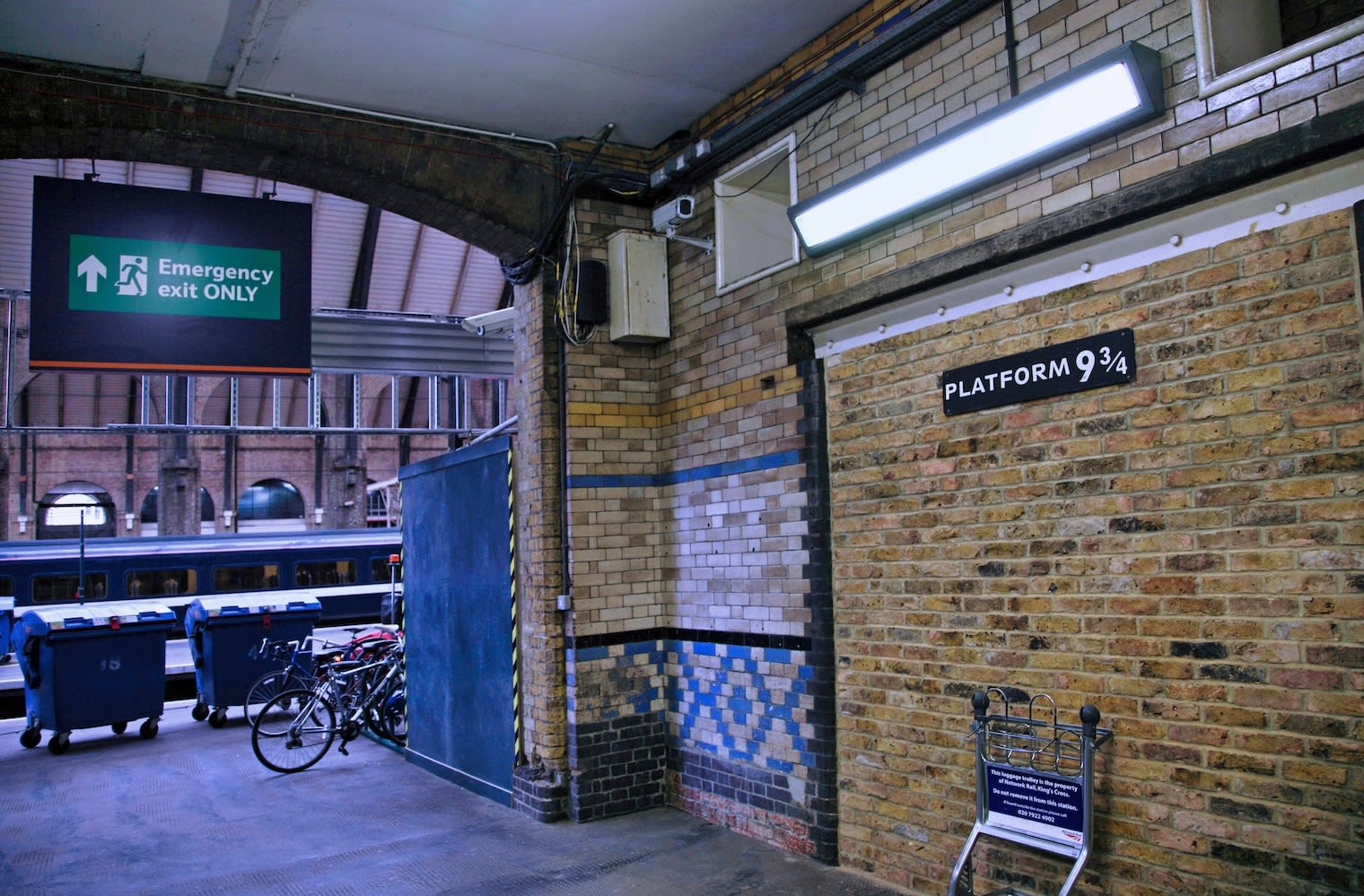 st pancras station things to do - harry potter platform