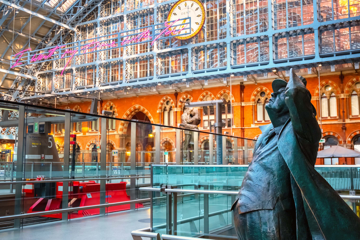 st pancras station things to do - architecture