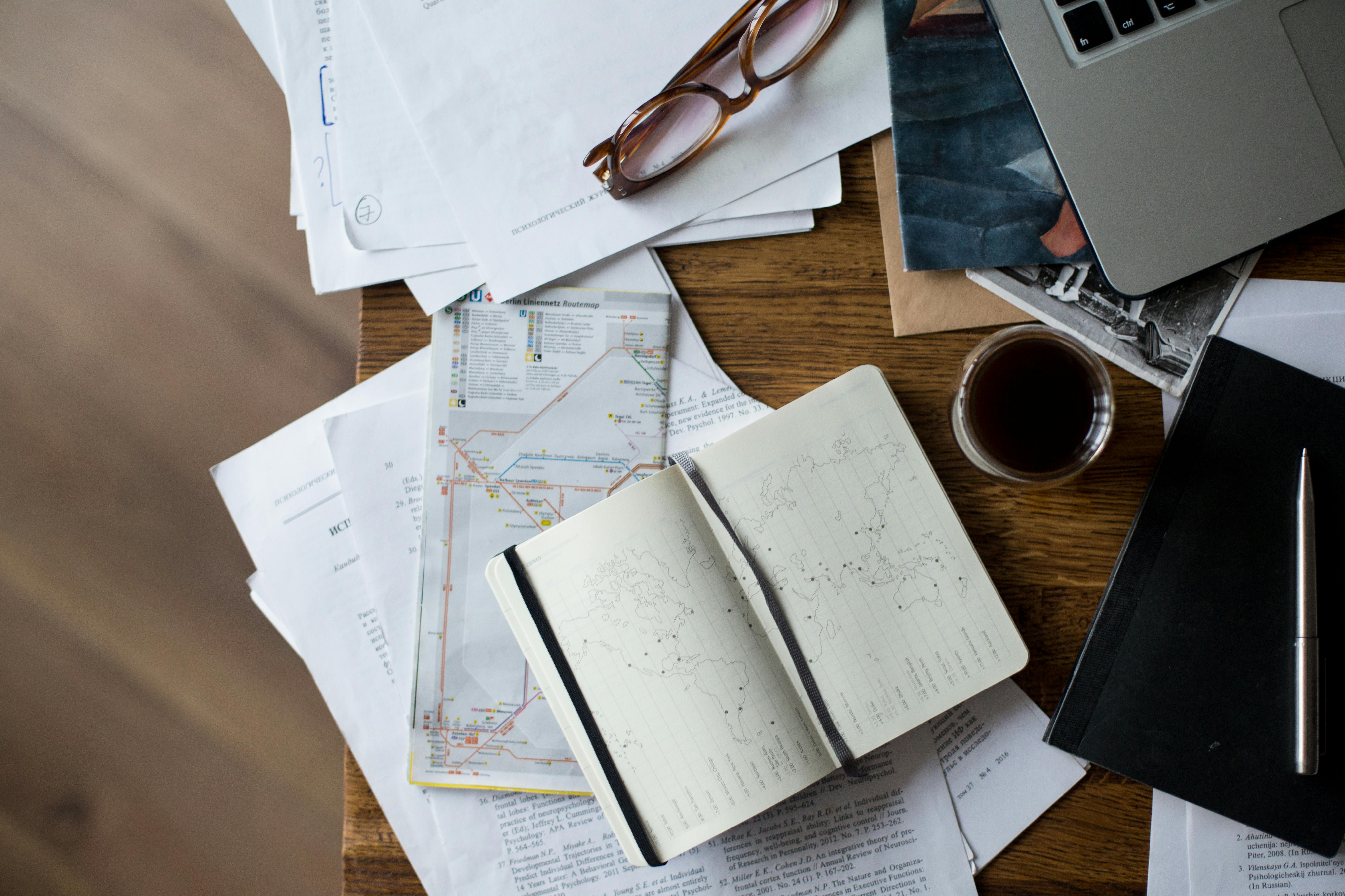 un employé organise son prochain voyage d'affaires à partir du guide Navan