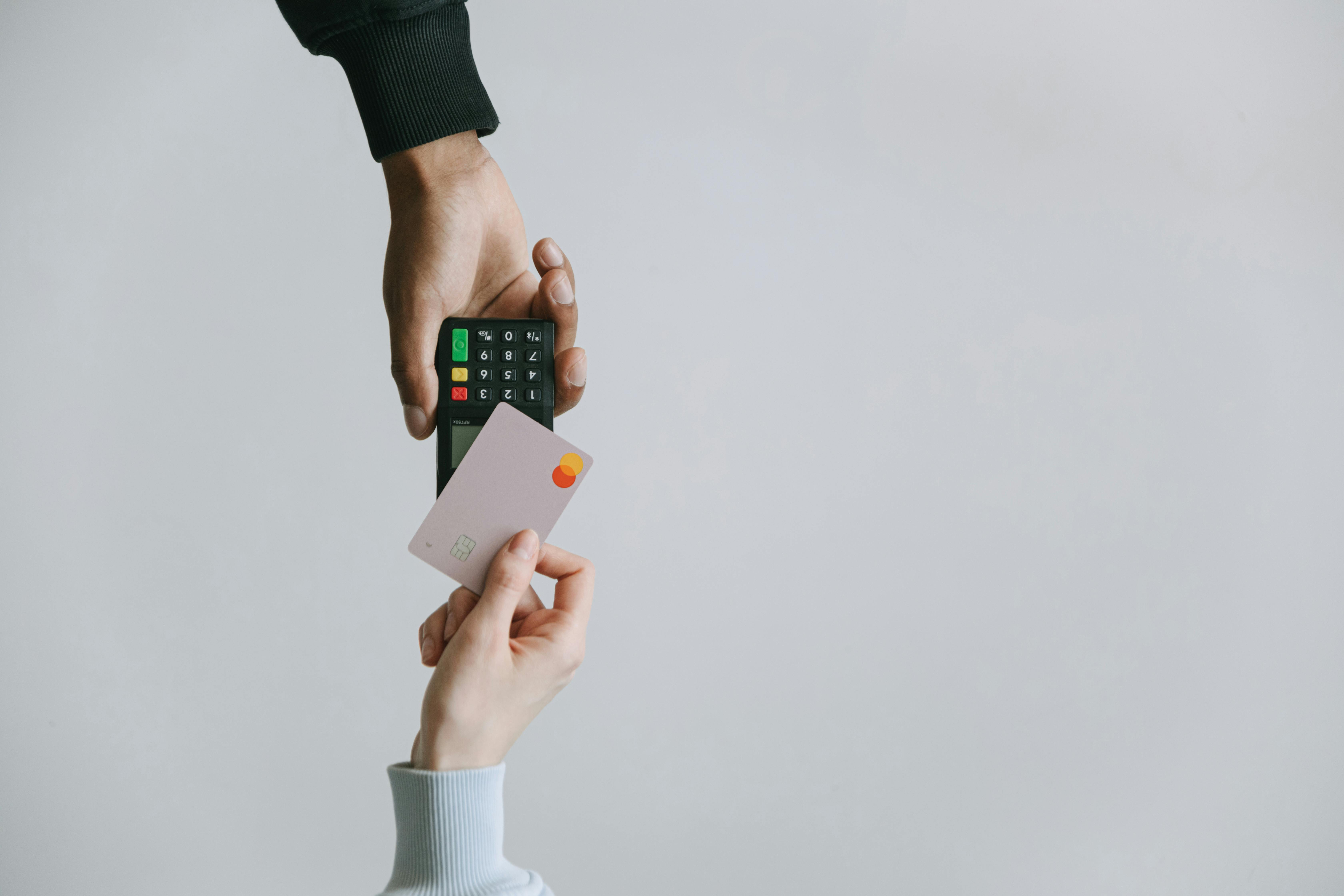 les dépenses de la carte de paiement d'entreprise sont encadrés par une politique de cartes corporates