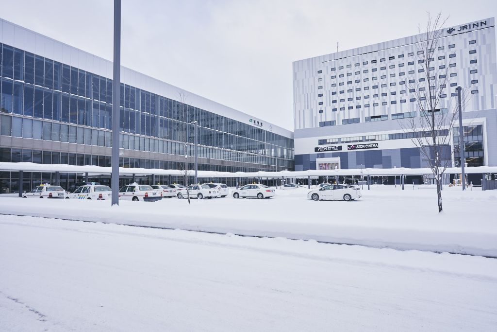 눈 내린 아사히카와 역