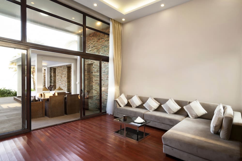 풀빌라의 거실 전경.