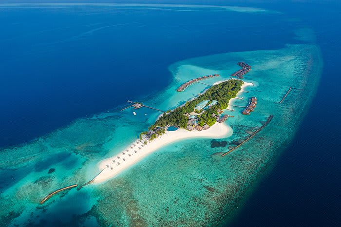 Maldives: A Guide to the 5 Best Beaches and Snorkeling Spots 3 Veligandu Island Beach