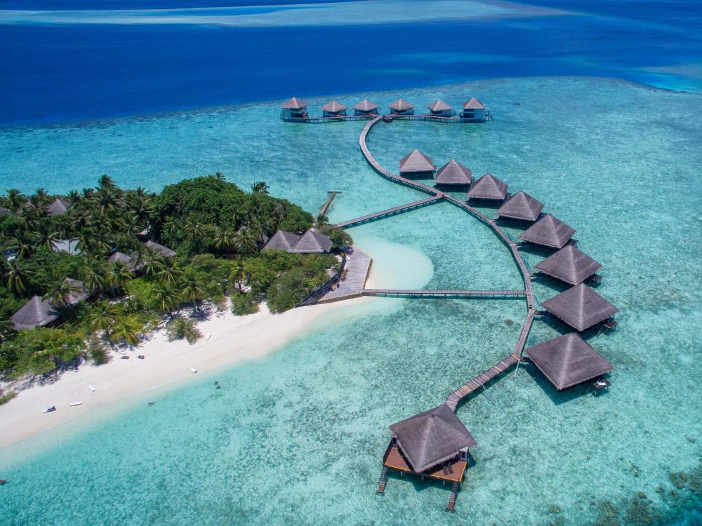 6 Romantic Getaways in Maldives: Where to Stay 2 Adaaran Club Rannalhi