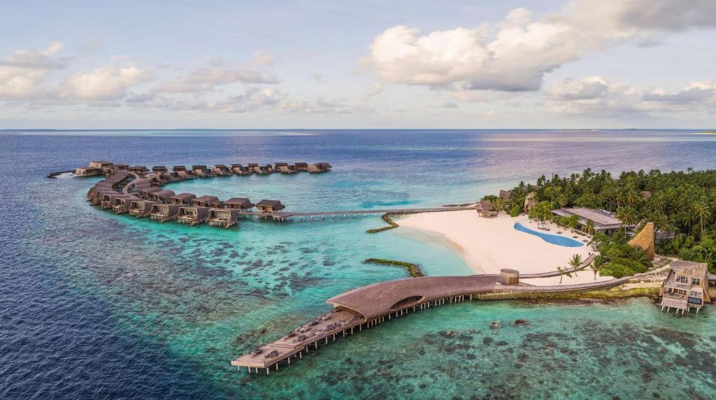 Top 5 Luxury Resorts in Maldives for the Ultimate Honeymoon Experience 4 St Regis