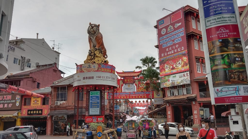 Explore the 5 Rich History and Natural Beauty of Malaysia: A Guide to Malacca and Taman Negara 5 Historic Jonker Street