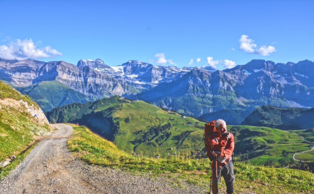 Immerse Yourself in the Beauty of the Swiss Alps: 5 Reasons to Visit 3 Hiking in Swiss Alps