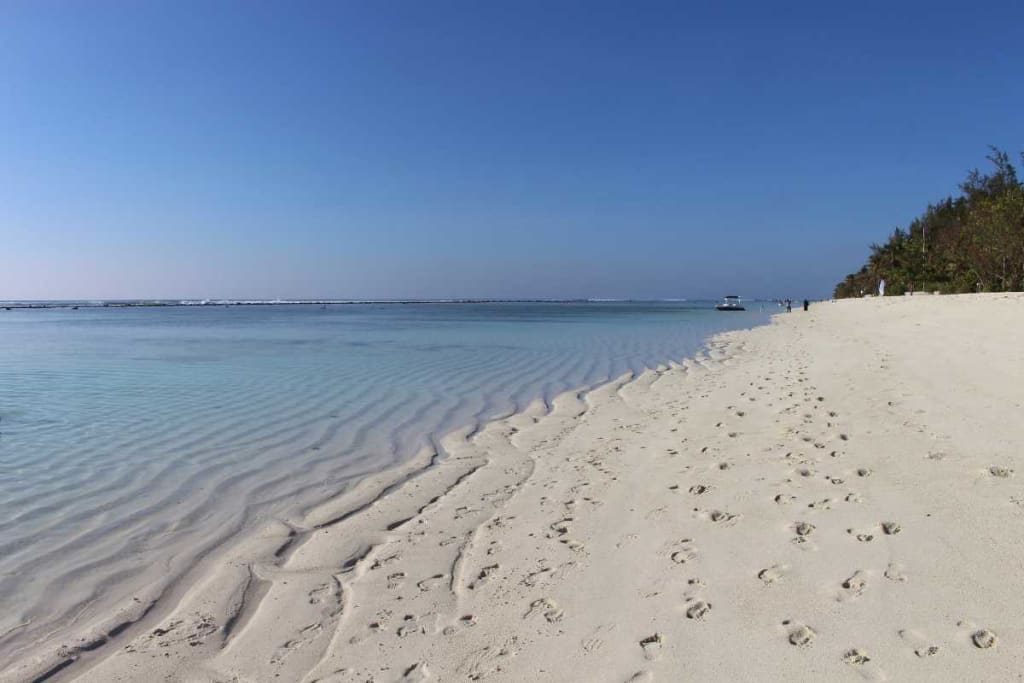 Maldives: A Guide to the 5 Best Beaches and Snorkeling Spots 1 Hulhumale Beach in Maldives