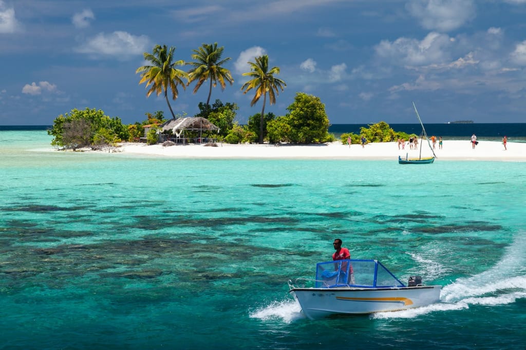 10 Reasons Why Maldives is the Perfect Destination for a Luxury Holiday 10 10 Reasons Why Maldives is the Perfect Destination for a Luxury Holiday 5