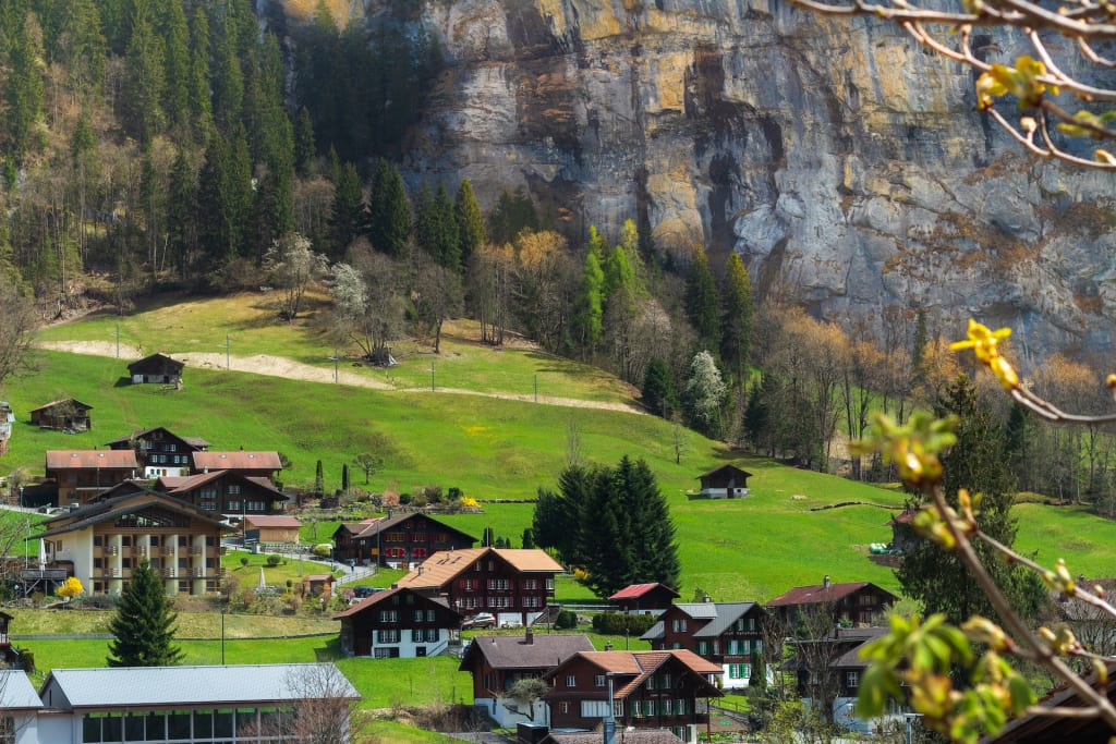 Immerse Yourself in the Beauty of the Swiss Alps: 5 Reasons to Visit 5 Alpine Villages in Swiss Alps