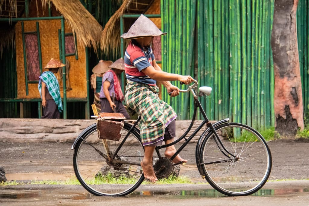 5 Ways on How to have a Sustainable Tourism 2 Cycle in Bali as your part of your next sustainable tourism plan.