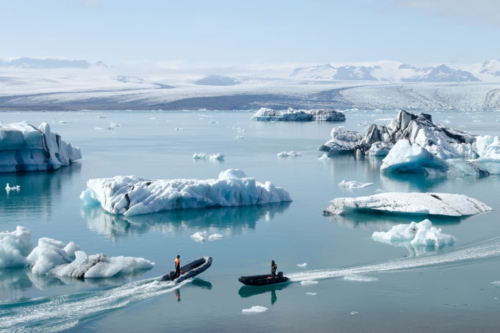 Iceland in October: Explore the Spectacular Glacial Wonders 2 Jökulsárlón
