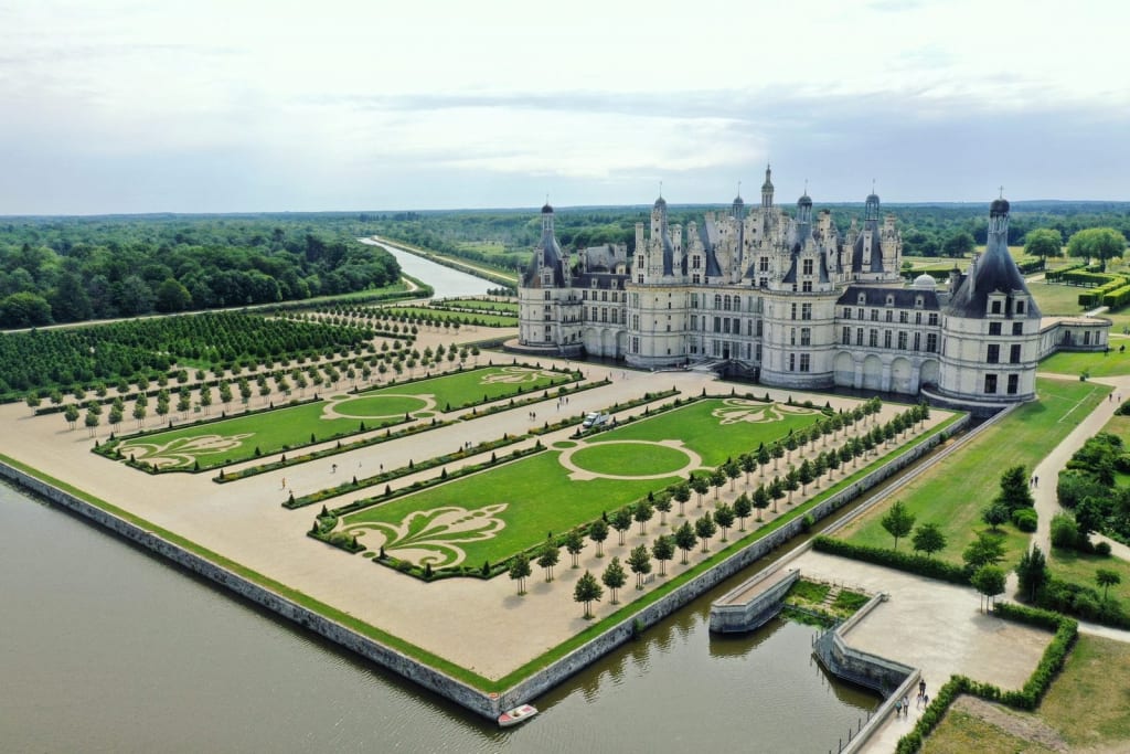 France in October: A Breathtaking Tapestry of Autumnal Splendor 3 Château de Chambord