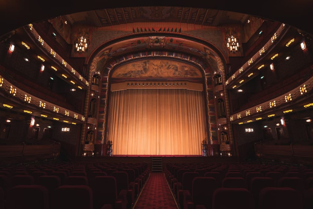 Costa Cruises: Experience the 4 Epitome of Pleasure and Luxury 3 Captivating theatre shows in Costa Cruises