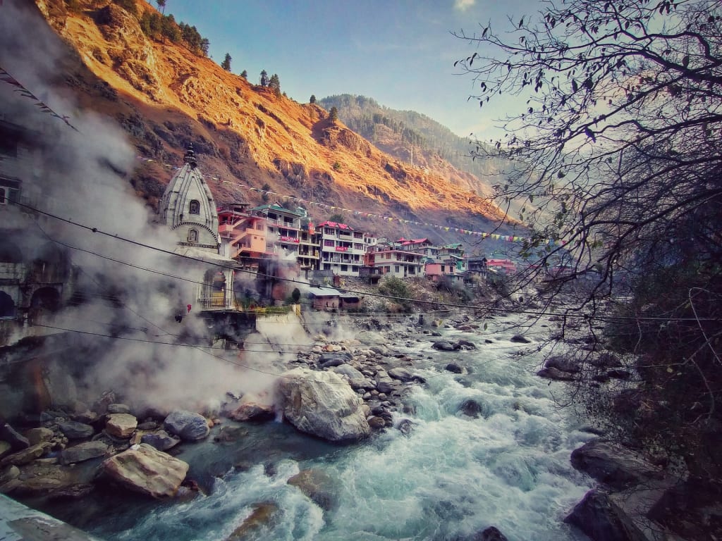 10 Fun Winter Vacation Ideas for the Whole Family 4 Hot springs in Manikaran