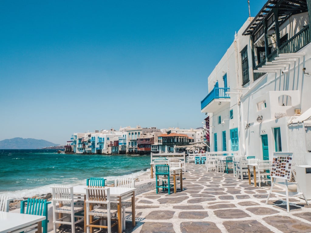Explore the History and Beauty of the Greek Islands: A Guide to Santorini and Mykonos 4 Accommodations in the Greek Islands