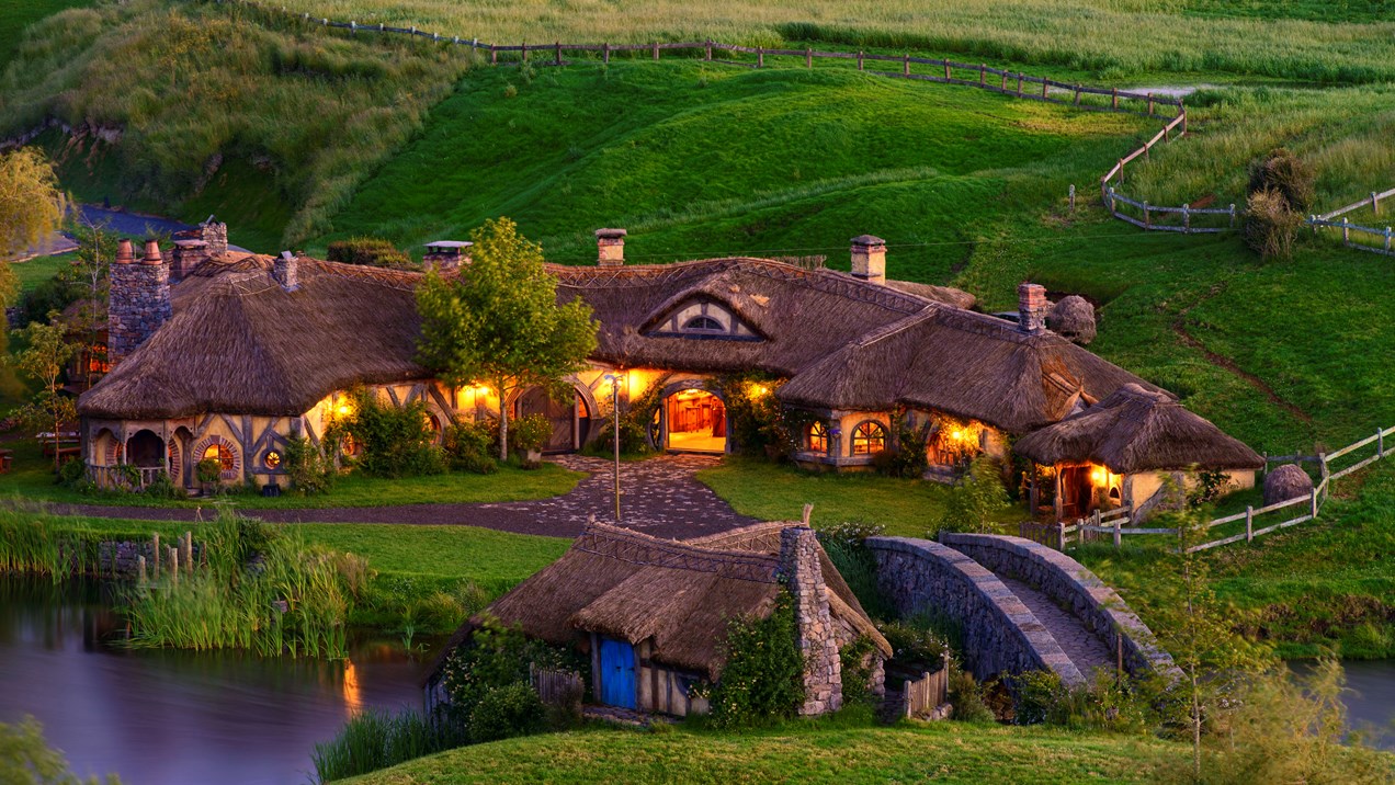 Hobbiton Movie Set
