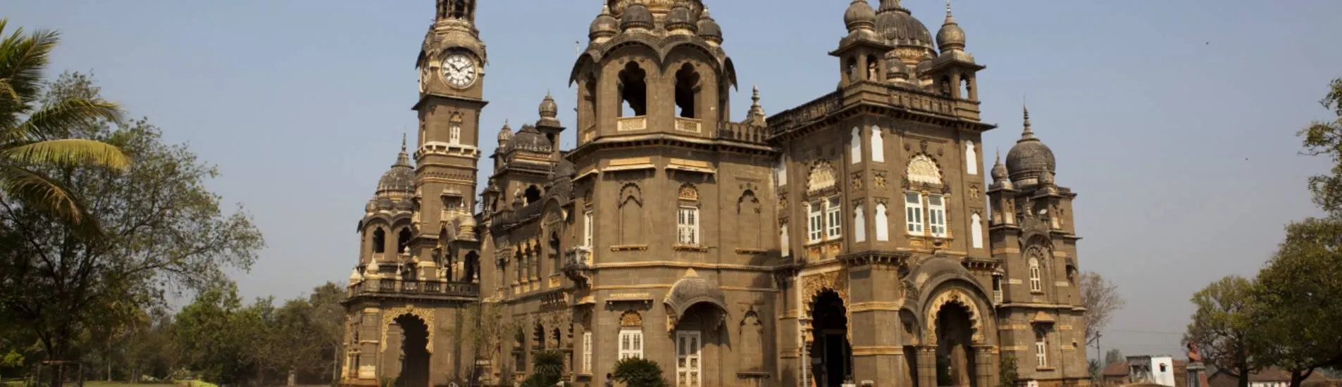 Diu - Kolhapur uçak bileti