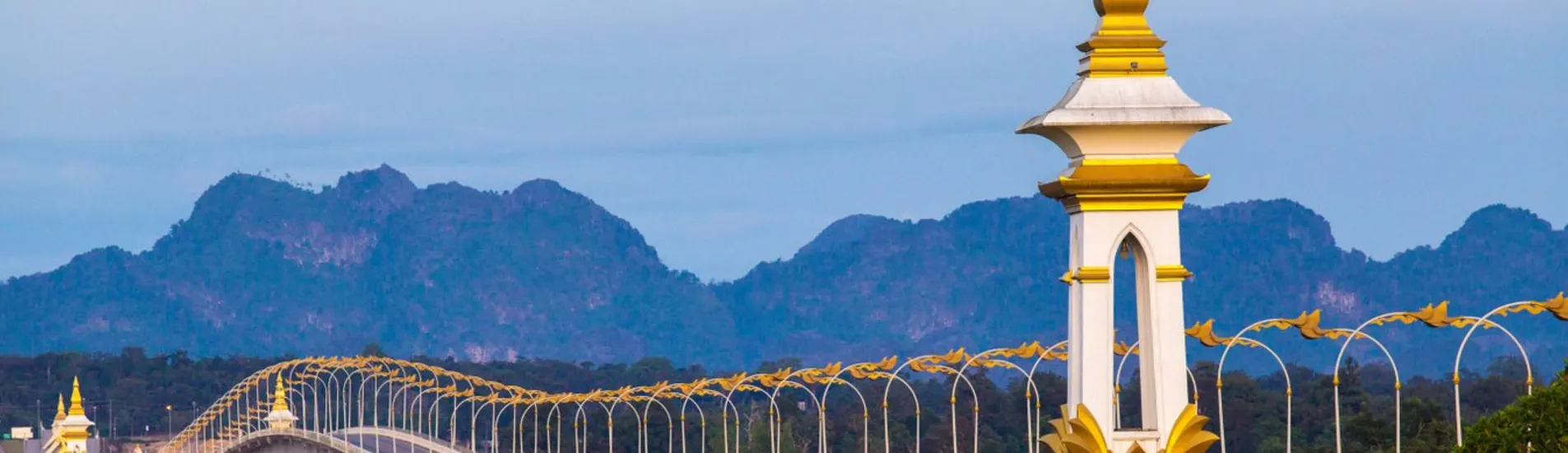 Nakhon Phanom uçak bileti