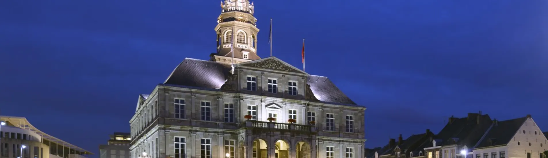 Maastricht uçak bileti