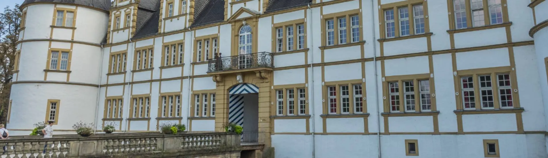 Antalya - Paderborn uçak bileti