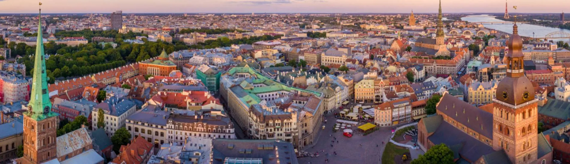 Friedrichshafen - Riga uçak bileti